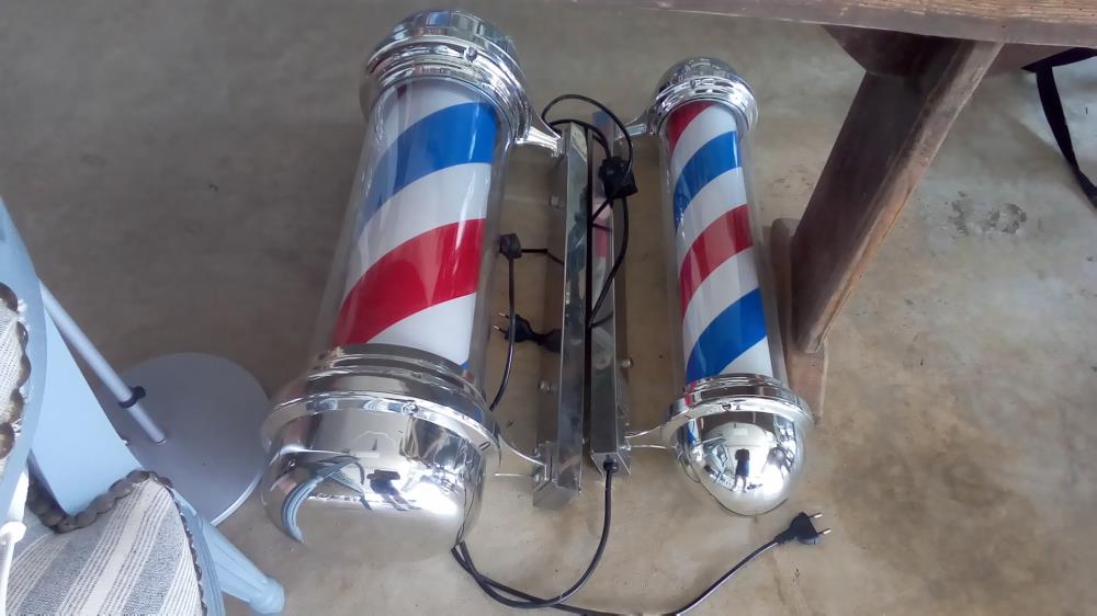 ENSEIGNE DE COIFFEUR/BARBIER
