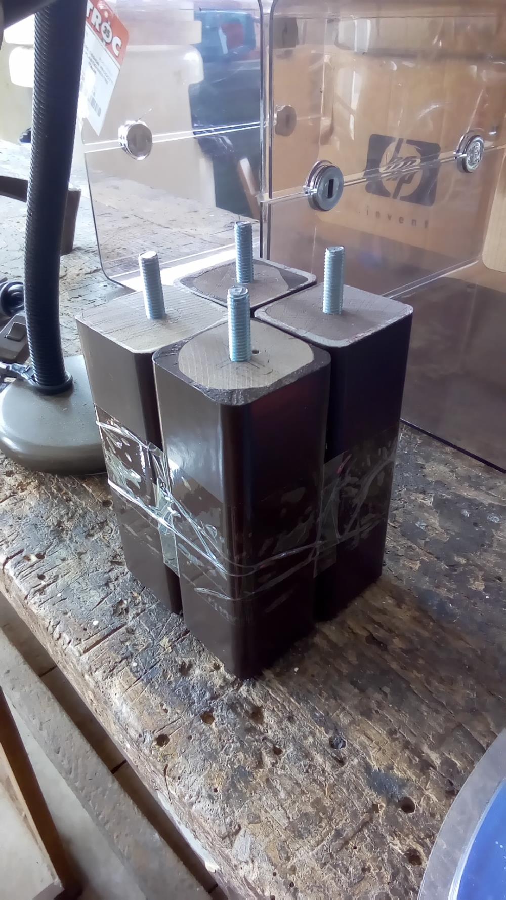 JEU DE PIEDS DE LIT CARRÉS