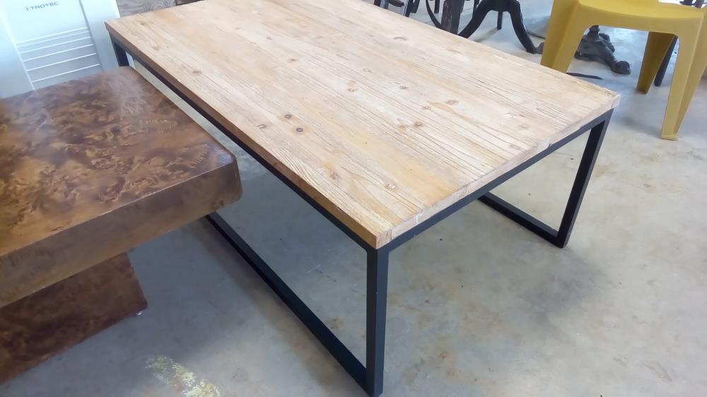TABLE BASSE STYLE INDUSTRIEL