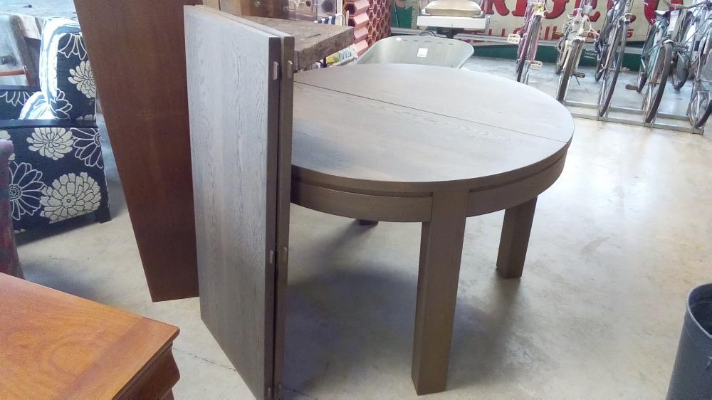 TABLE RONDE MODERNE  CHÊNE CERUSÉ 2 ALLONGES EXT.