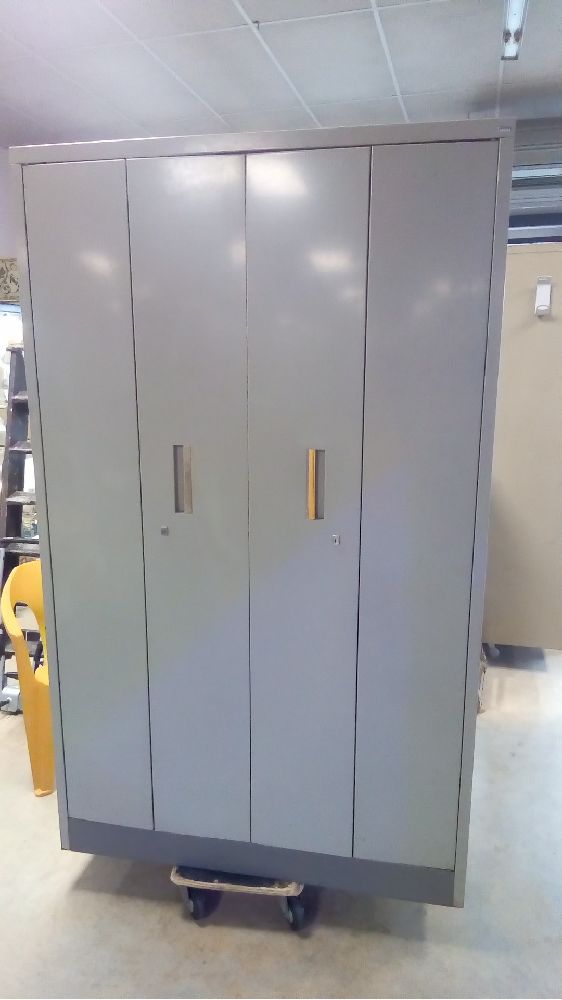 ARMOIRE MÉTALLIQUE SANS CLÉ 