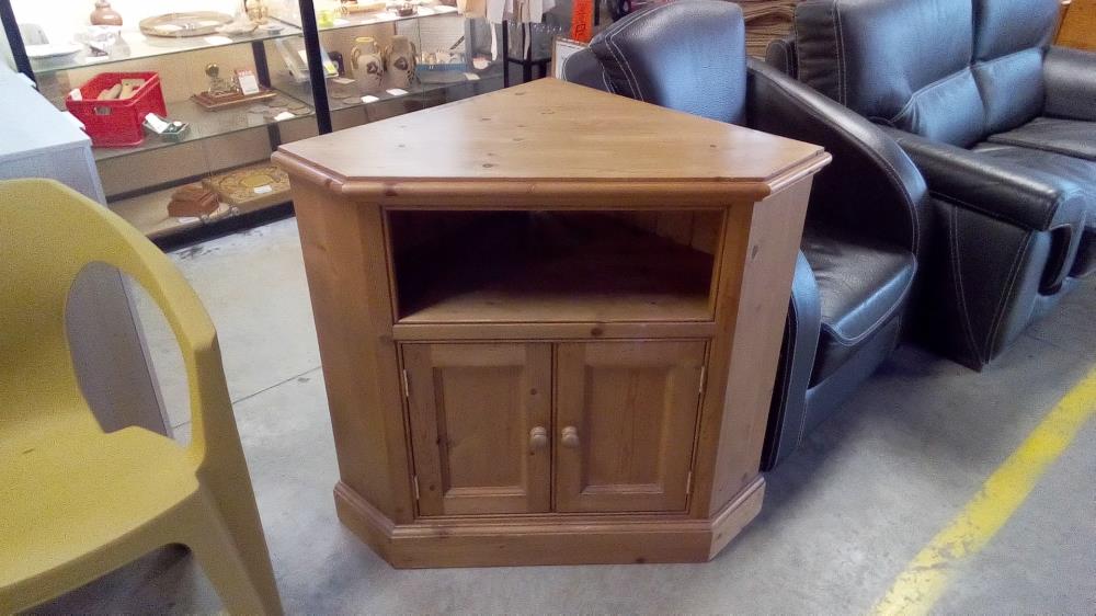 MEUBLE TV PIN ANGLAIS INTERIORS