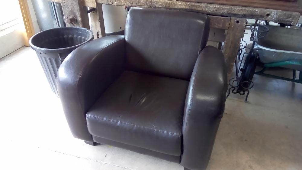FAUTEUIL SIMILI MARRON FONCÉ