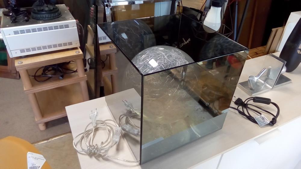 LAMPE DESIGN EN L'ÉTAT ( INTERRUPTEUR À CHANGER )