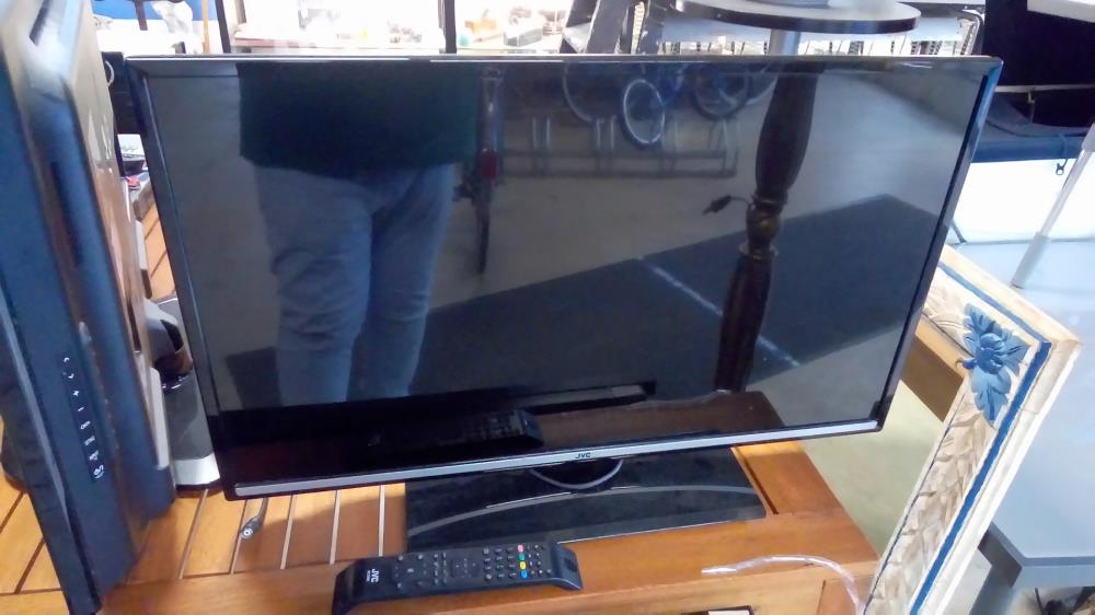 ÉCRAN JVC 32 ' 