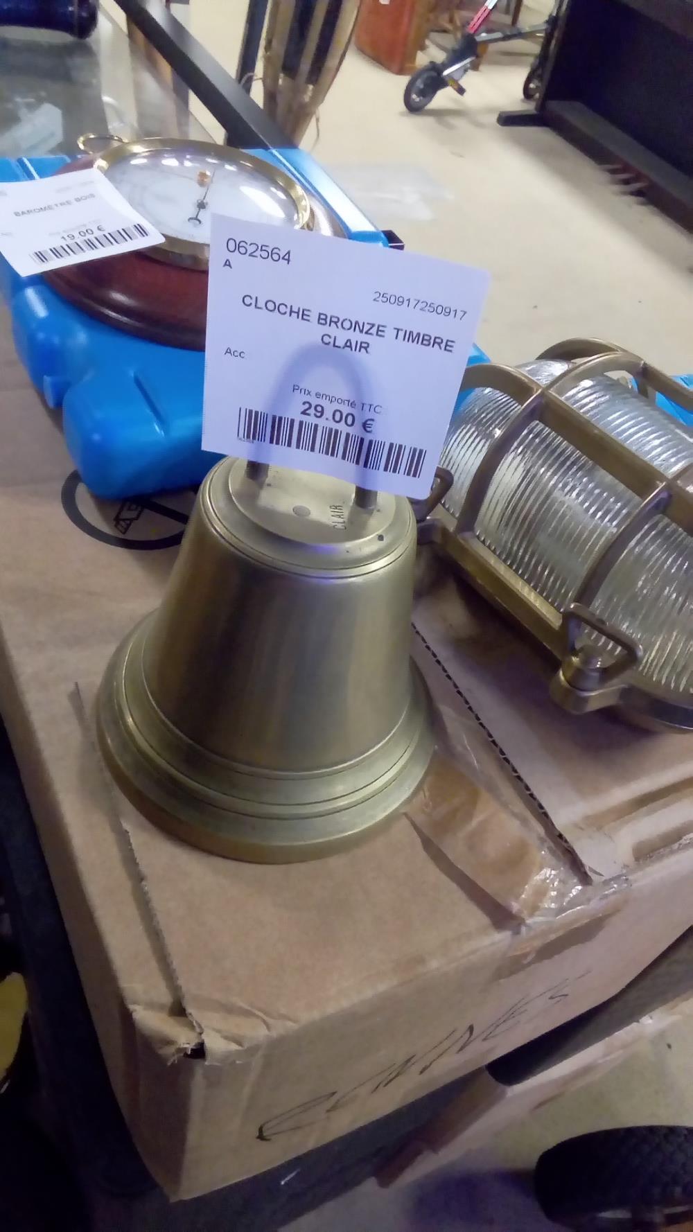 CLOCHE BRONZE TIMBRE CLAIR 