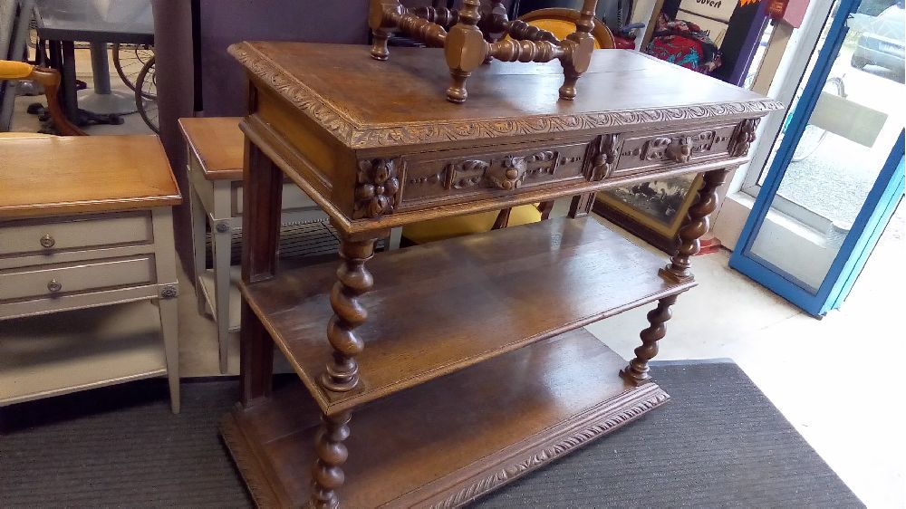 DESSERTE STYLE HAUTE ÉPOQUE