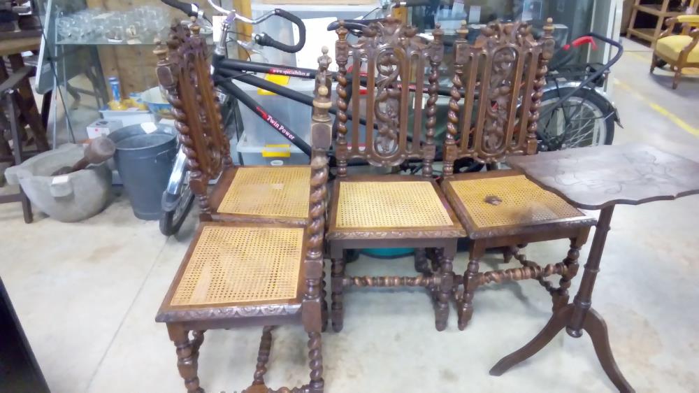 5 CHAISES STYLE  HAUTE ÉPOQUE HENRI II