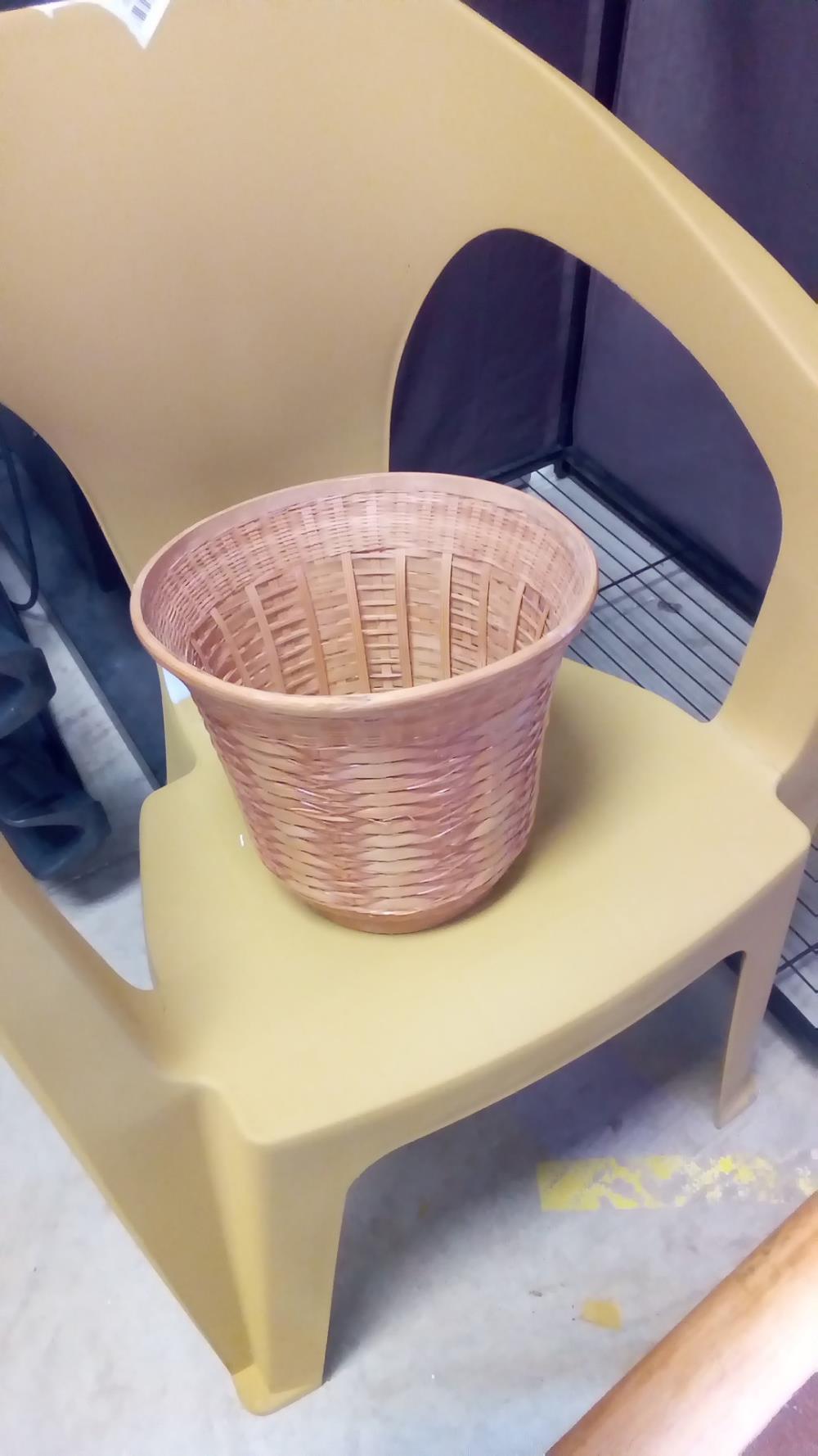 CORBEILLE DE BUREAU ROTIN