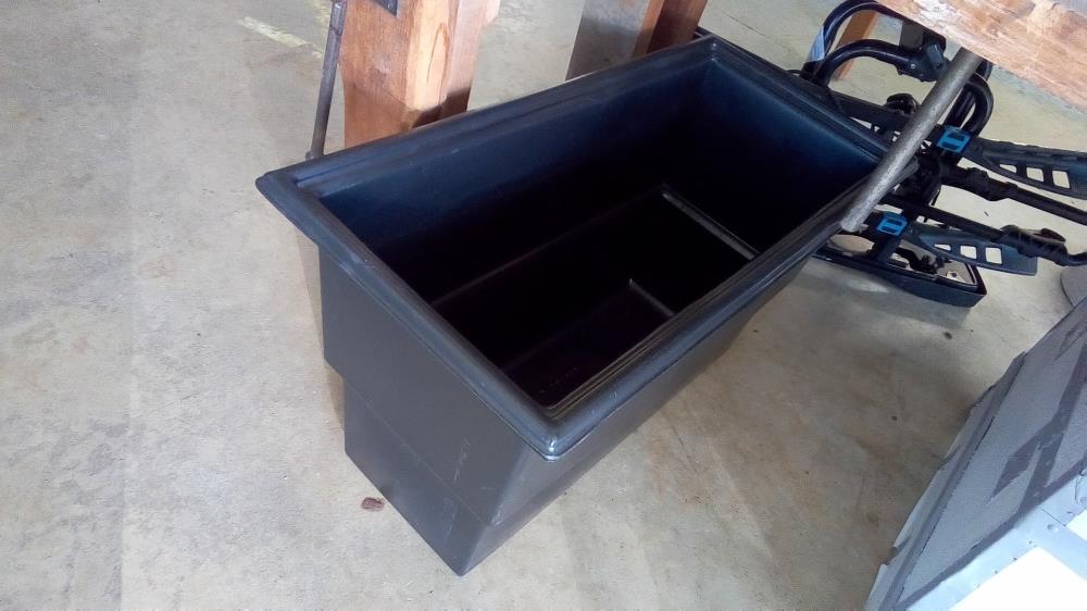 JARDINIÈRE PLASTIQUE