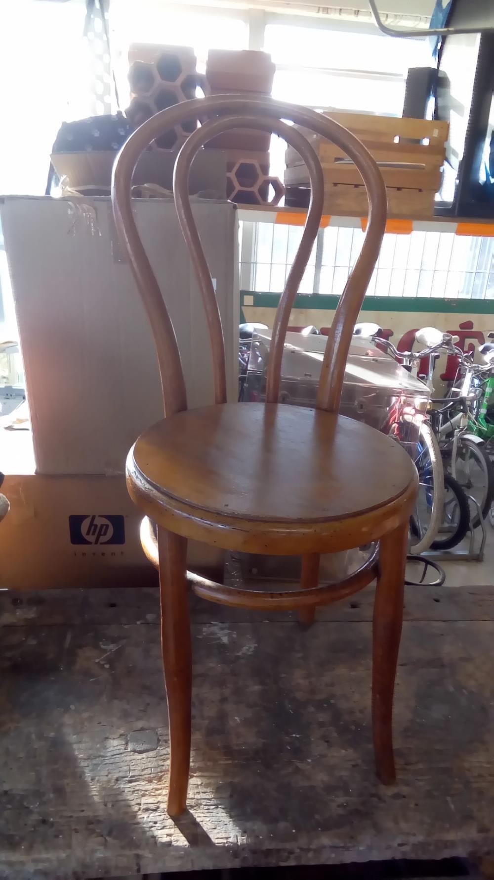 CHAISE BOIS COURBÉ EN L'ÉTAT