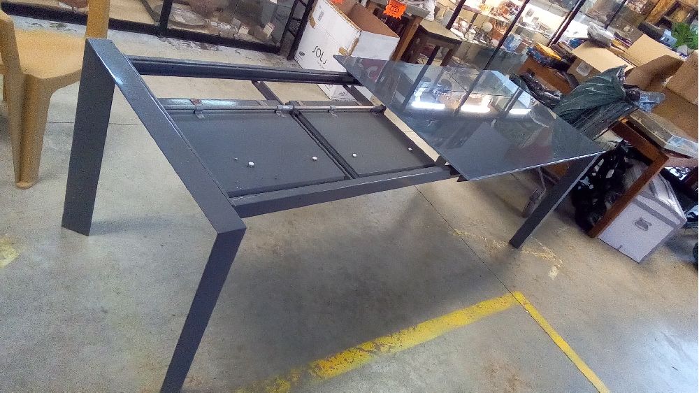 TABLE VERRE AVEC 2 ALLONGES PAPILLON