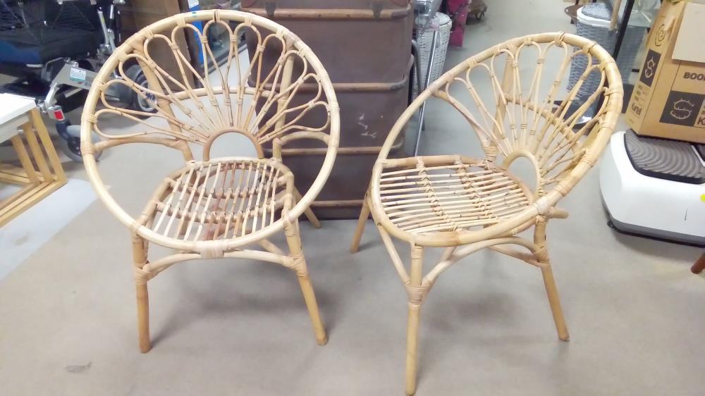 PAIRE DE FAUTEUILS ROTIN