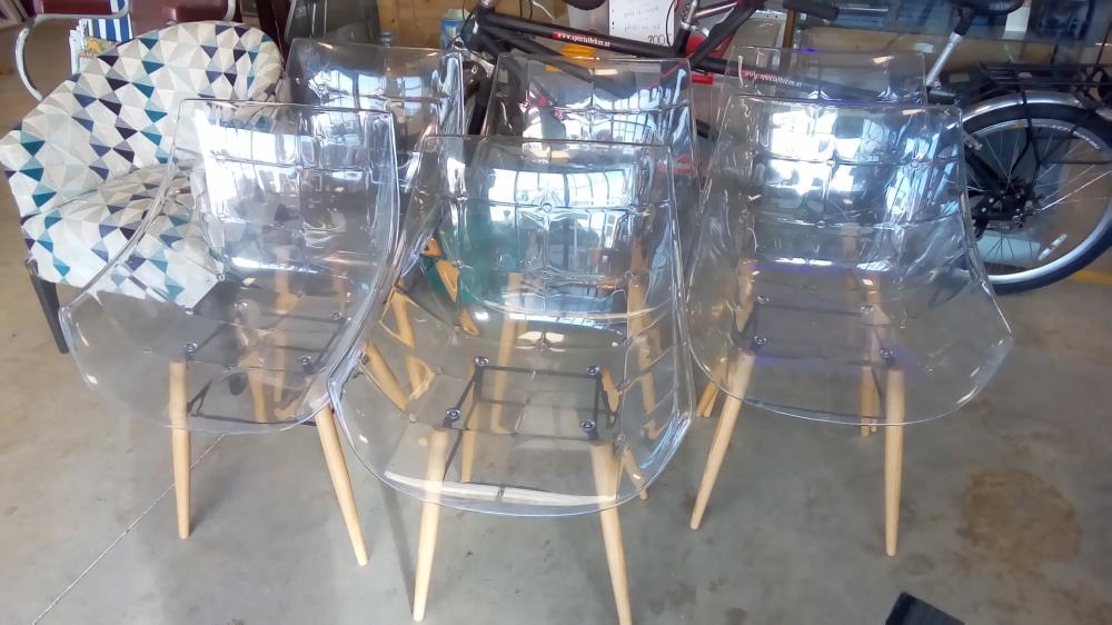 6 CHAISES STYLE EAMES TRANSPARENTES 