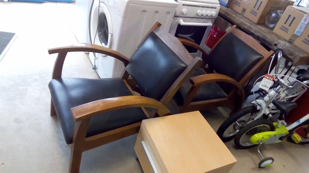 PAIRE DE FAUTEUILS INDONÉSIENS