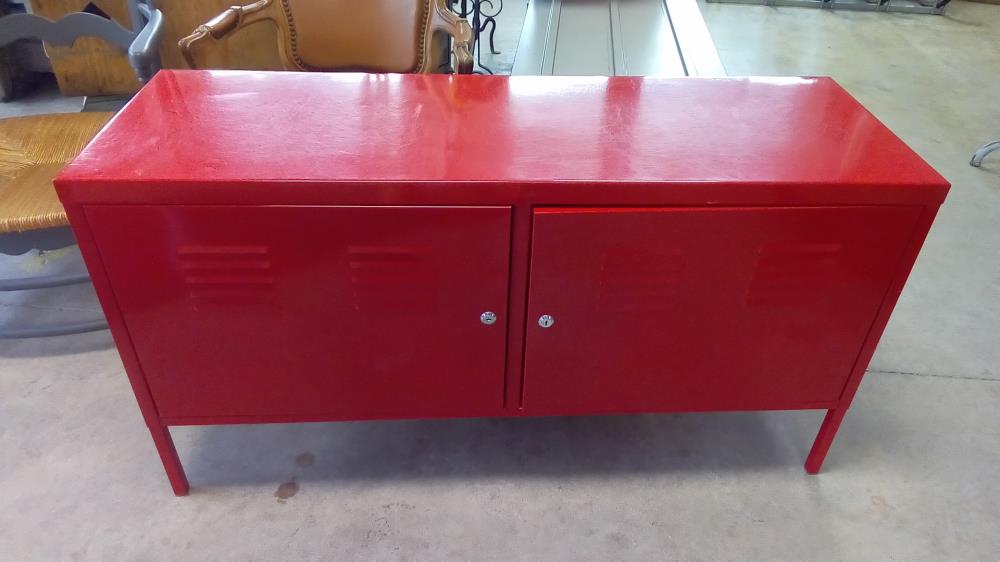 MEUBLE TÔLE ROUGE SANS CLÉS