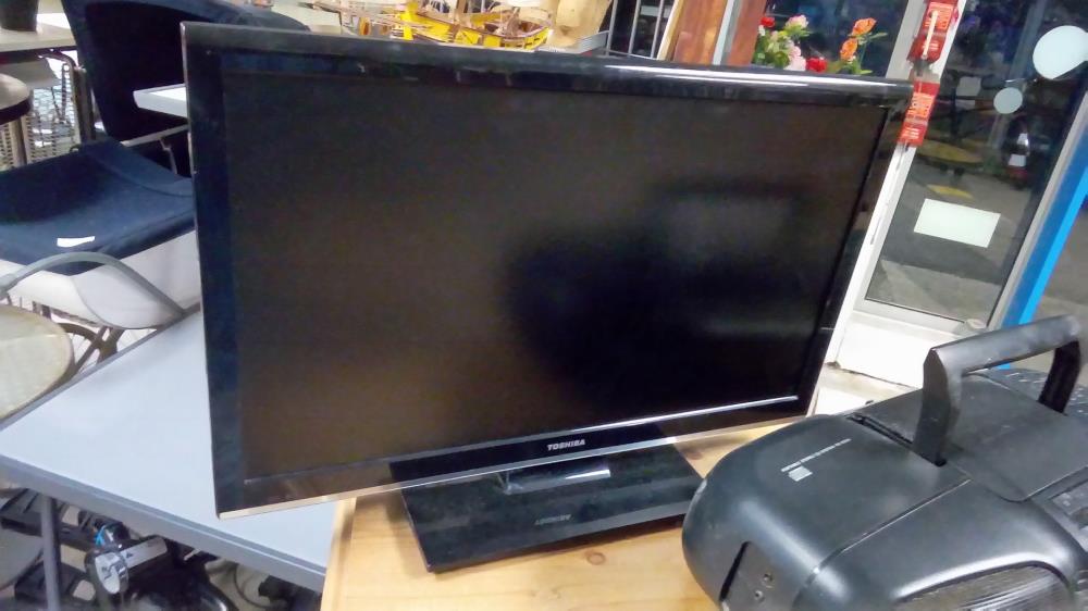 TV TOSHIBA 23 POUCES