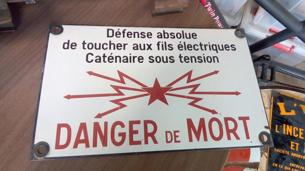 PLAQUE ÉMAILLÉE DANGER