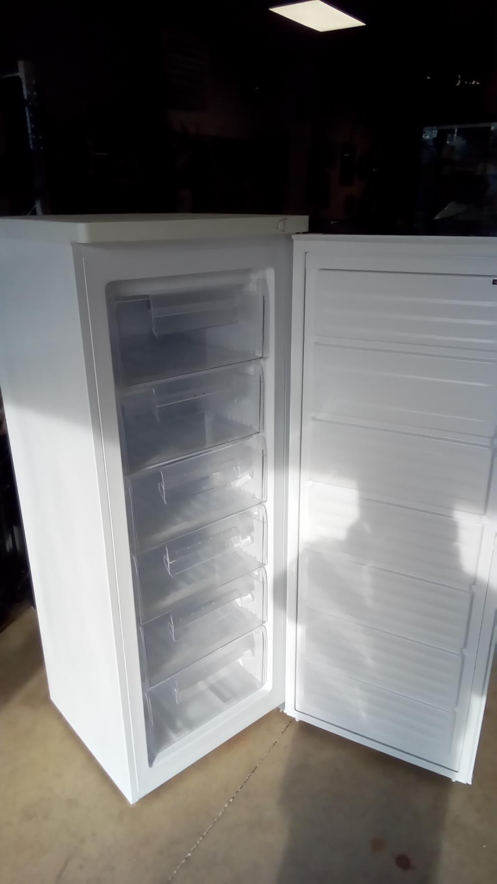 CONGÉLATEUR ARMOIRE 6 TIROIRS