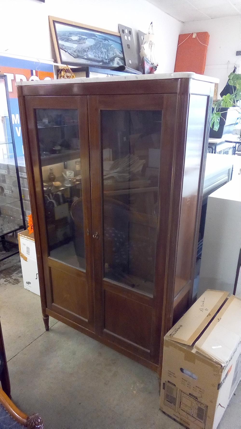 VITRINE STYLE LOUIS XVI MARBRE EN L'ÉTAT
