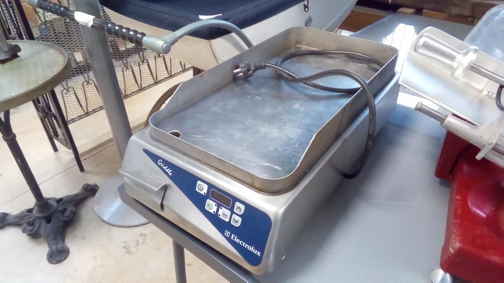 PLANCHA ÉLECTRIQUE PROFESSIONNEL ELECTROLUX ( VALEUR 1200€)