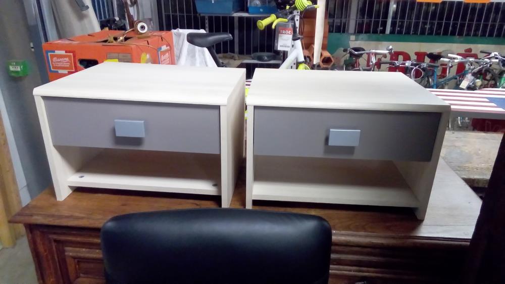 PAIRE DE CHEVETS MÉLAMINÉS 