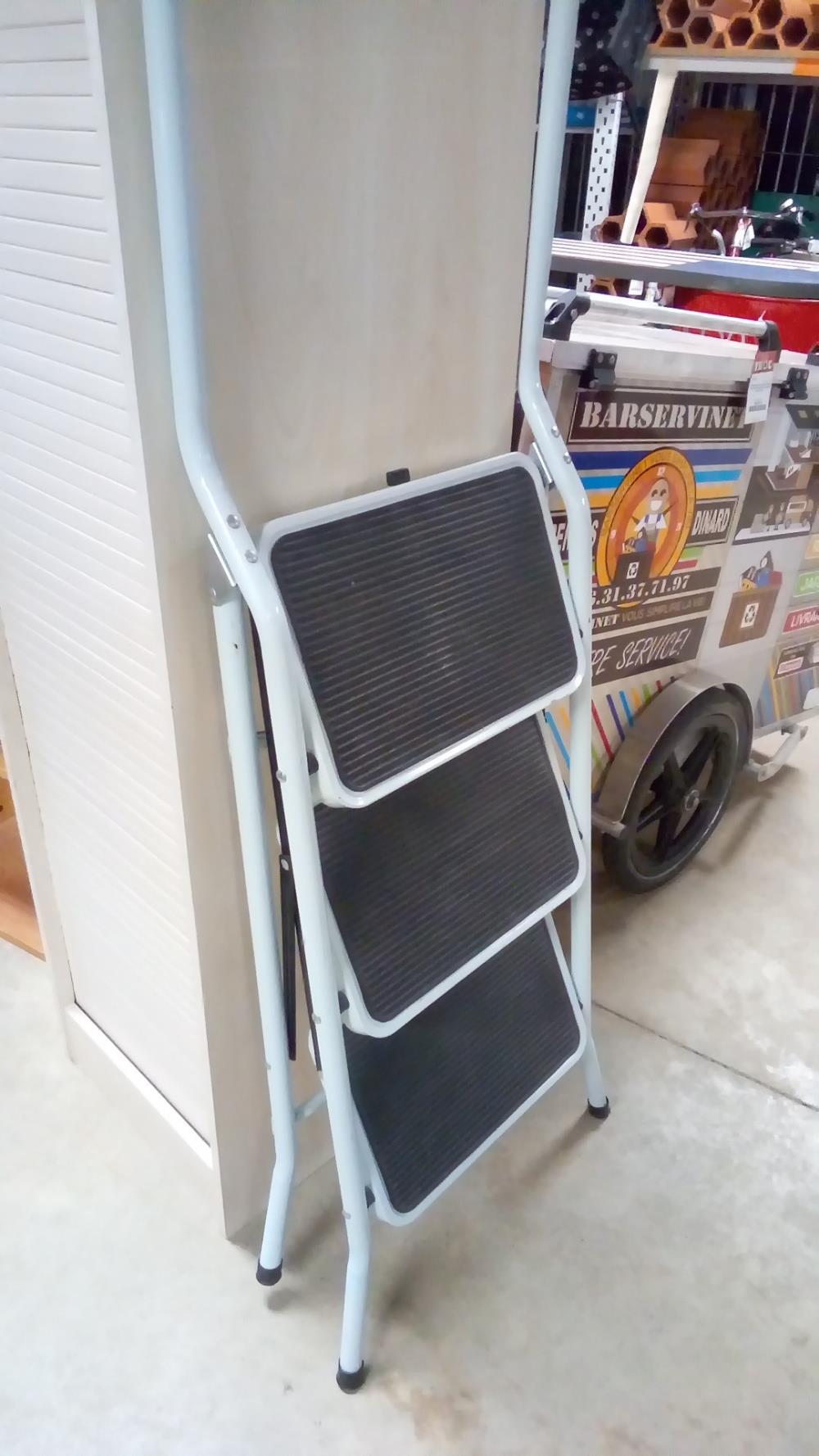 ESCABEAU MARCHEPIED 3 NIVEAUX