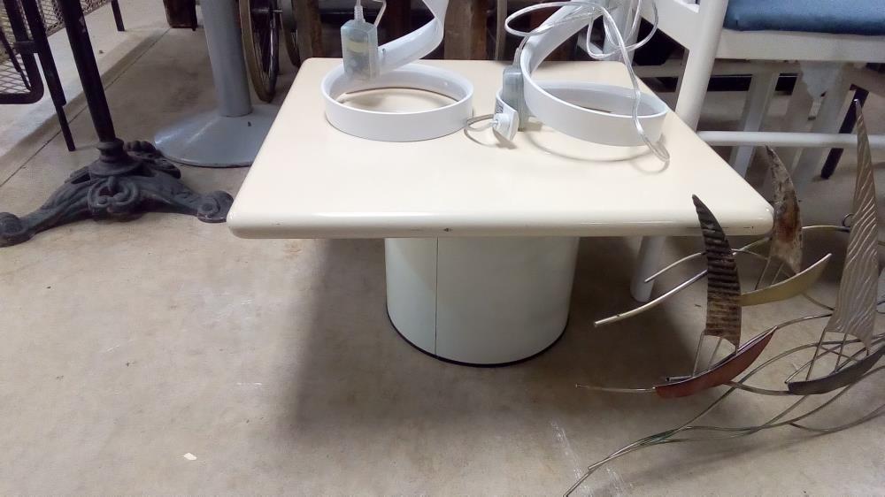 BOUT DE CANAPÉ BEIGE