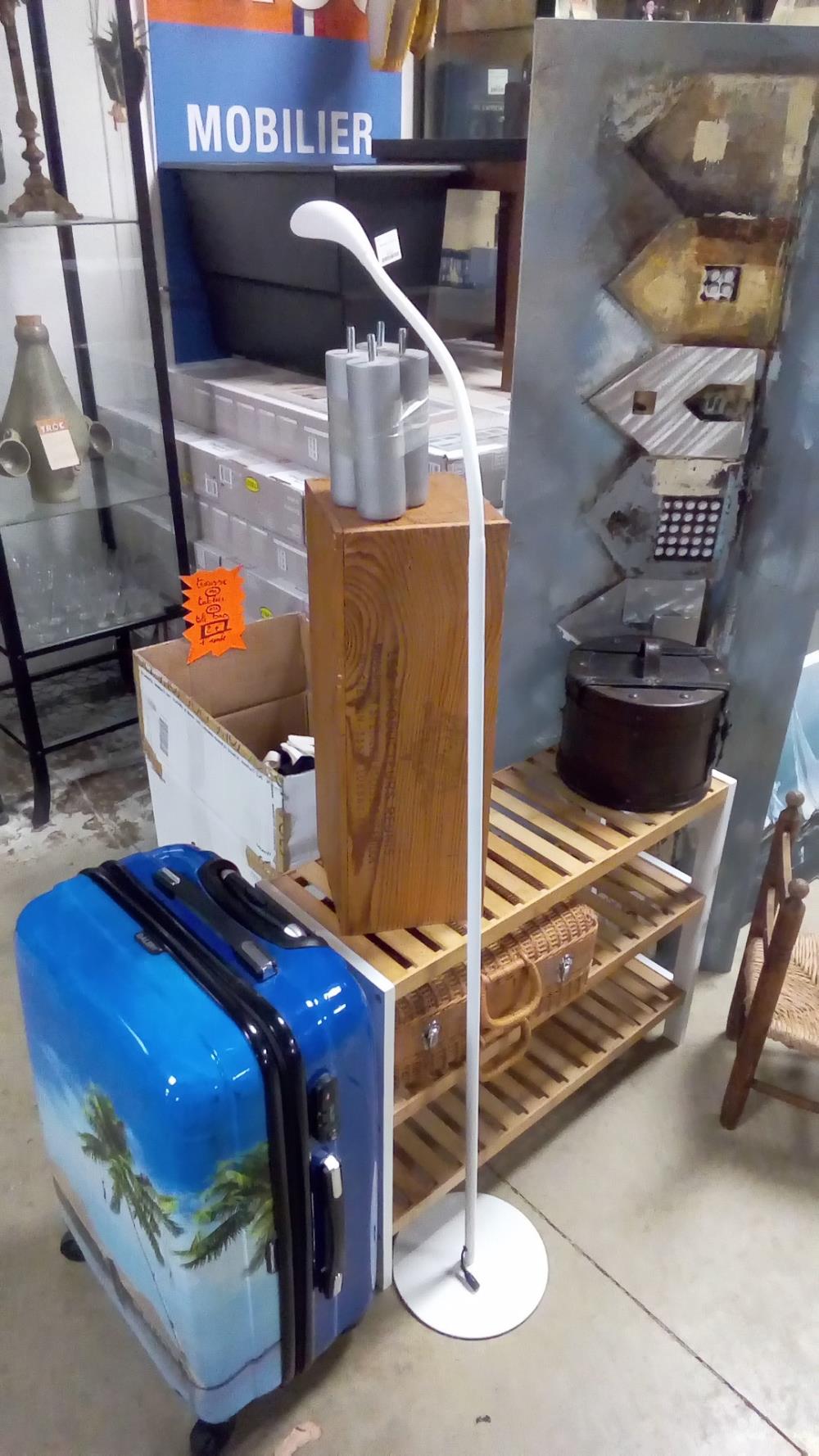 LISEUSE BLANCHE (ALIMENTATION RÉSERVE )