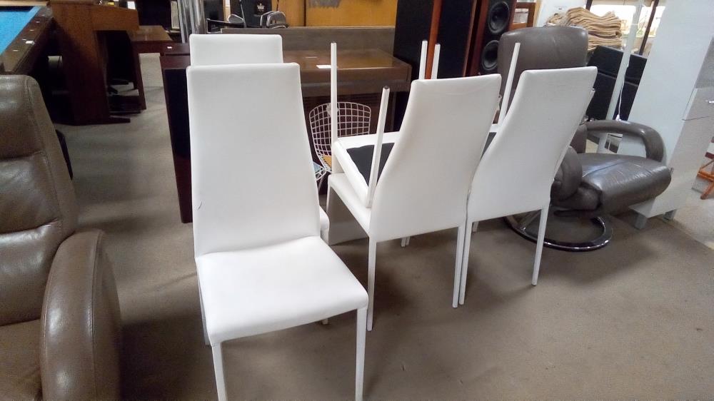CHAISES BLANCHES SIMILI X6 EN L'ÉTAT