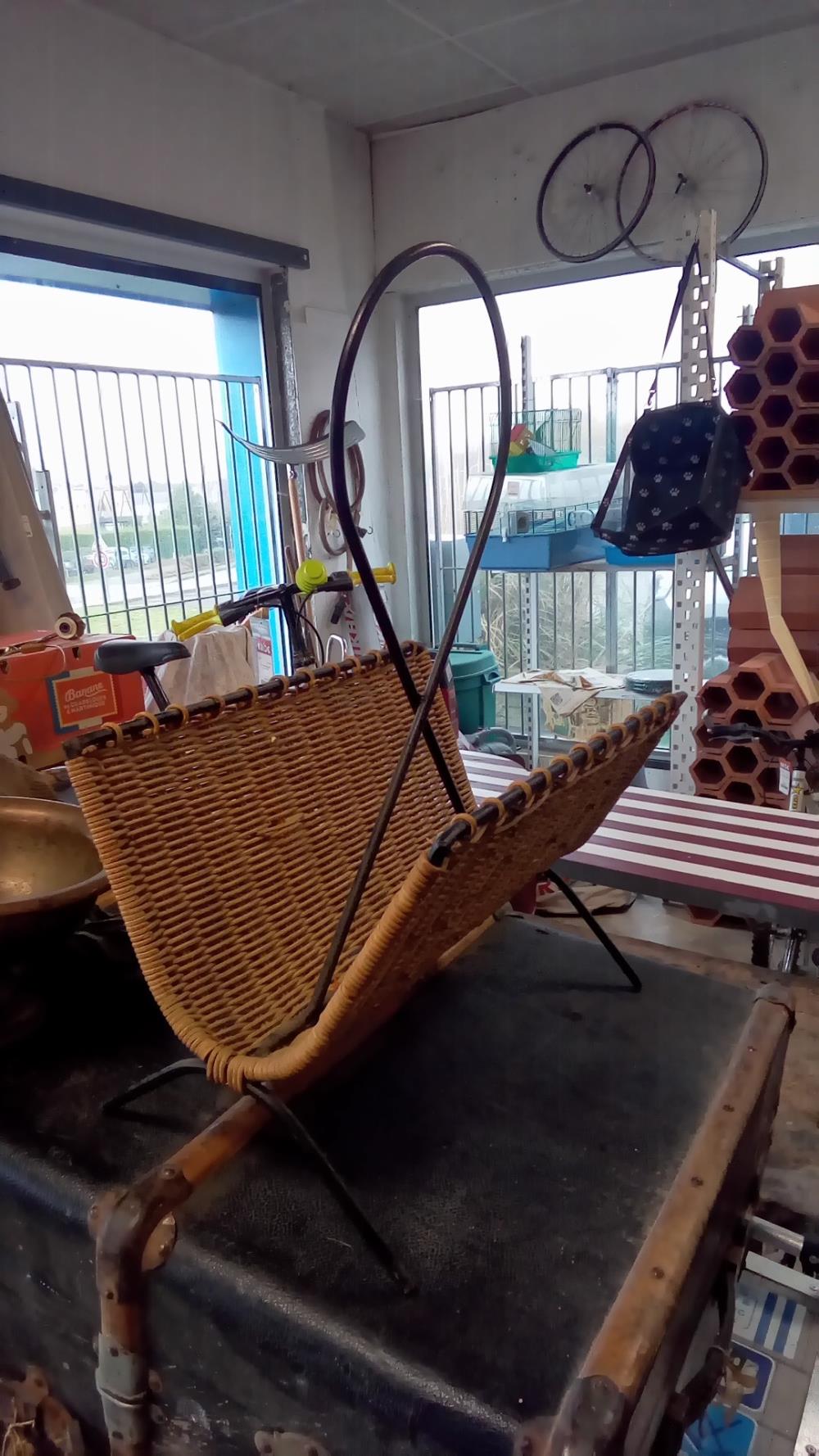 PORTE REVUES FER FORGÉ ROTIN