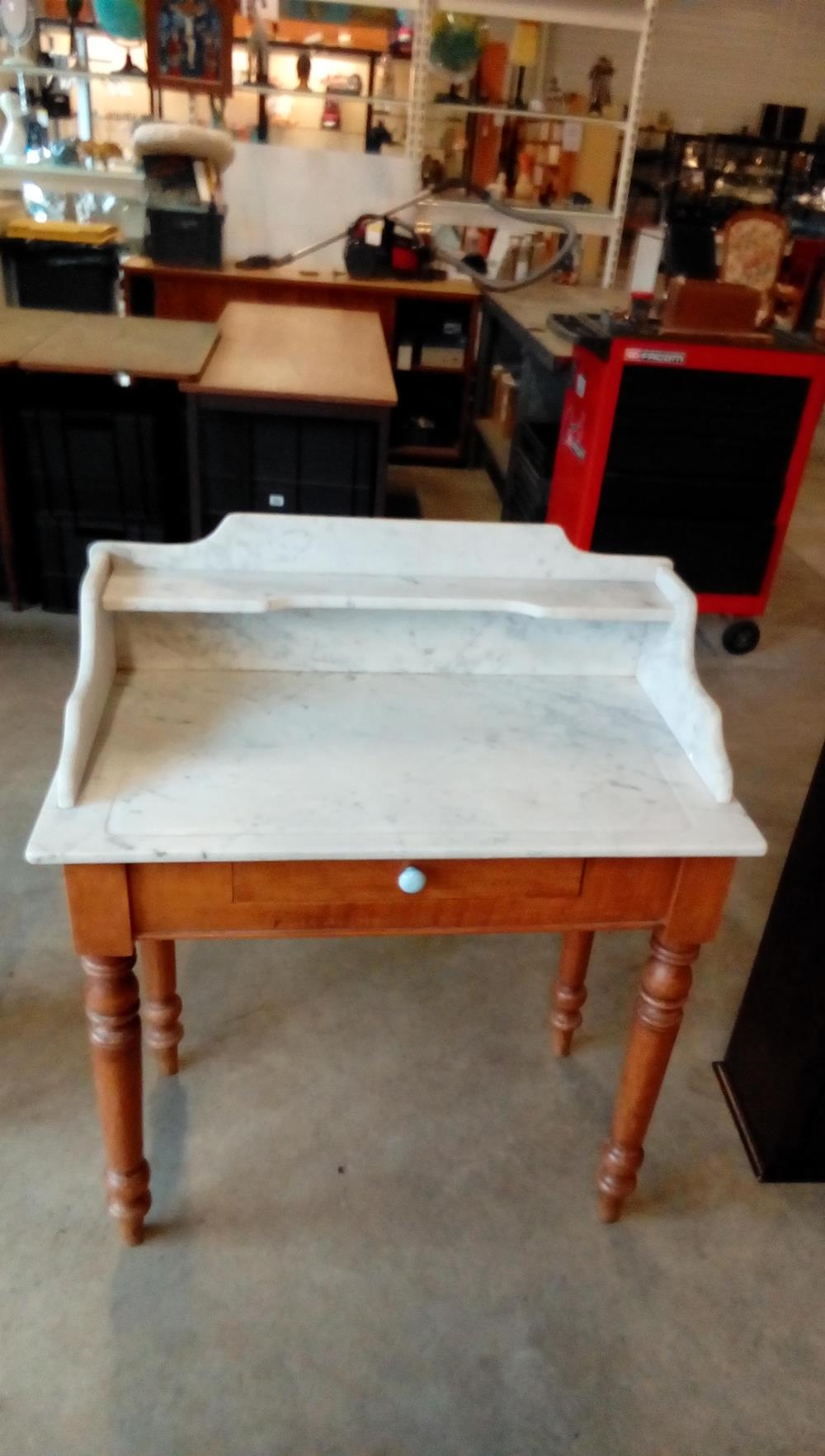 TABLE DE TOILETTE BOIS CLAIR PIEDS TOURNÉS DESSUS MARBRE BLANC 