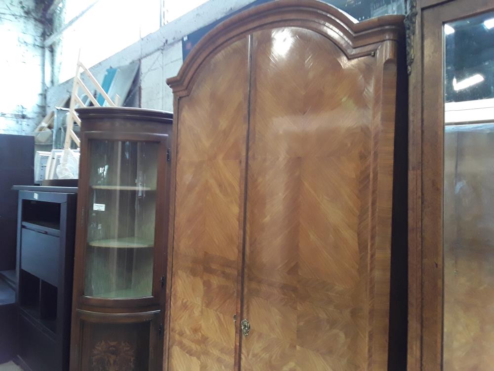 ARMOIRE 2P CHAPEAU DE GENDARME MARQUETERIE LING CACHETEE  KRIEGER