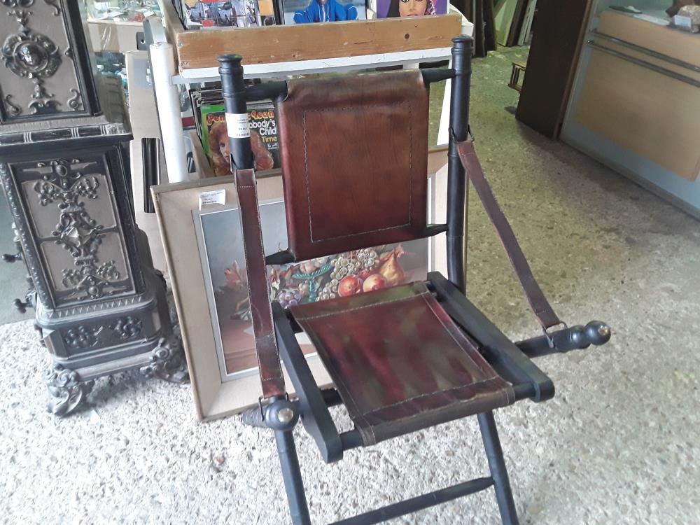 FAUTEUIL PLIANT BOIS DECOR BAMBOU ET ASSISE ET DOSSIER CUIR MARRON