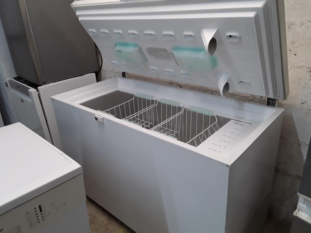 CONGELATEUR BAHUT A M ELECTROLUX AVEC RECYCLAGE FROID DANS COUVERCLE RAYURES