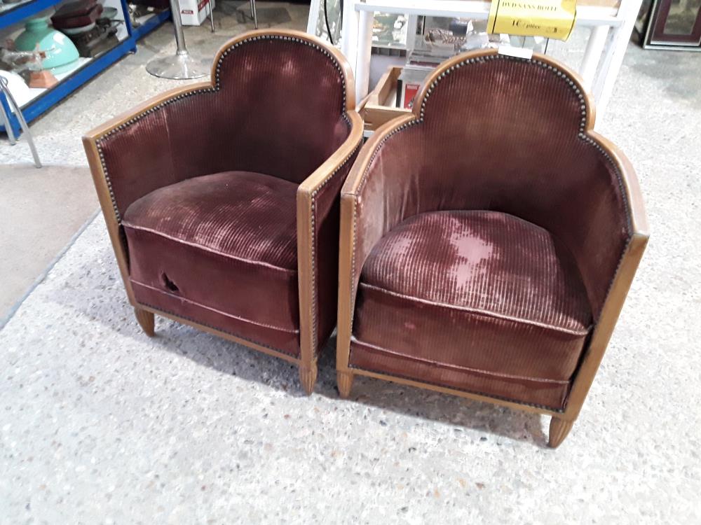 PAIRE DE FAUTEUILS ARRONDIS ANNEE 30 TISSU VELOURS  A REFAIRE