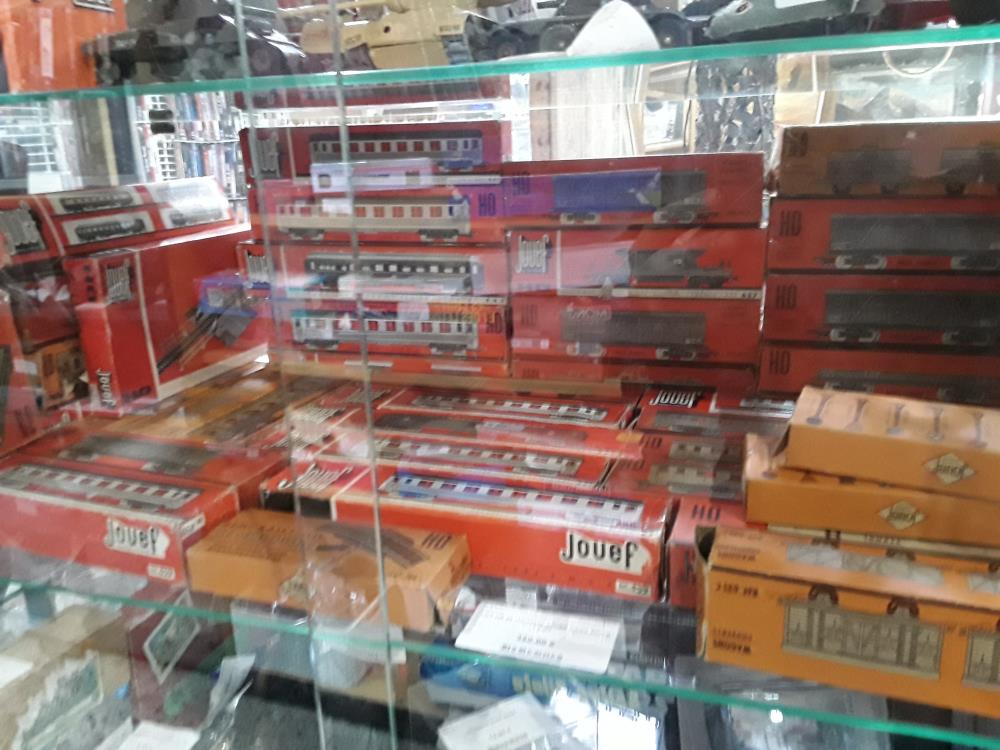 LOT DE 38 WAGONS JOUEF DANS BOITE + ACC