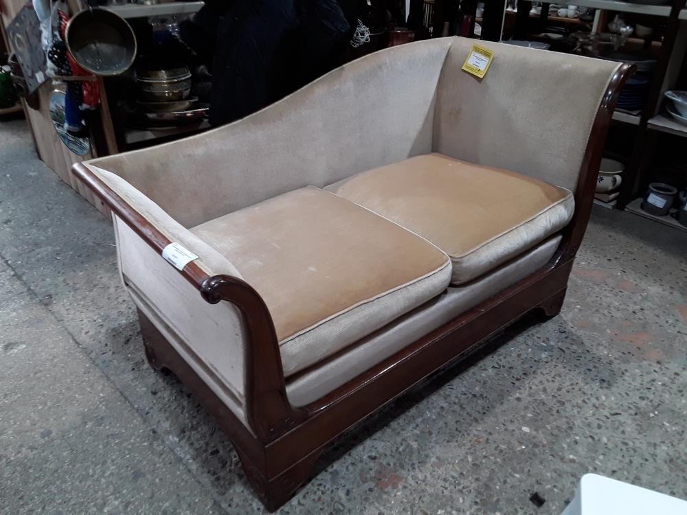 MERIDIENNE VELOURS BEIGE AVEC PARTIE ABATTANT