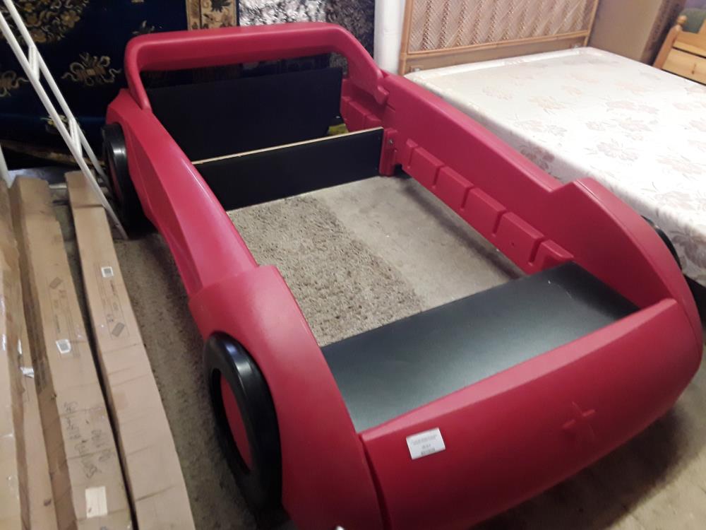 LOT VOITURE ROUGE 90X190 SANS SOMMIER MANQUE VISSERIE