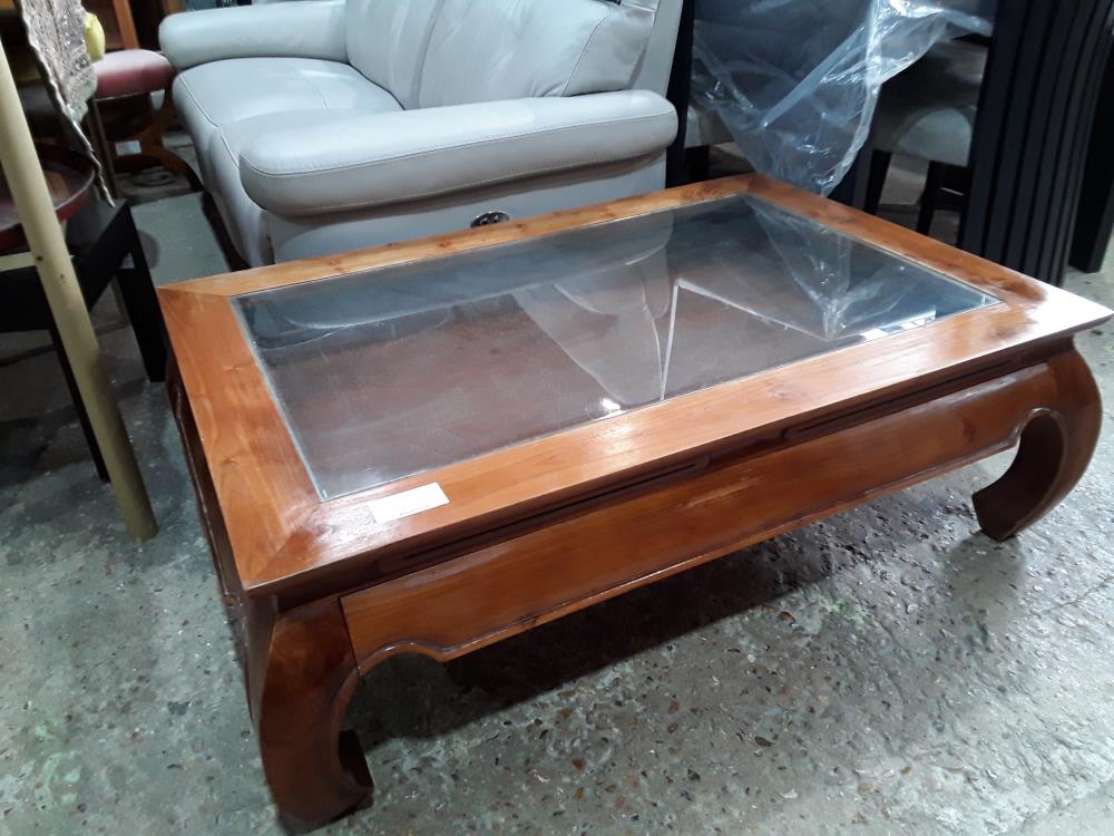 TABLE BASSE OPIUM VITRINE QUELQUES RAYURES 1T 110/79CM 
