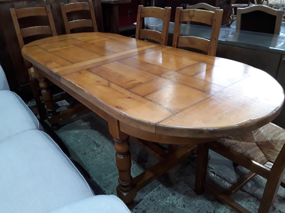 TABLE CHENE OVALE 218X95  1 DEFAUT PLATEAU+ 2 ALL DE 40CM