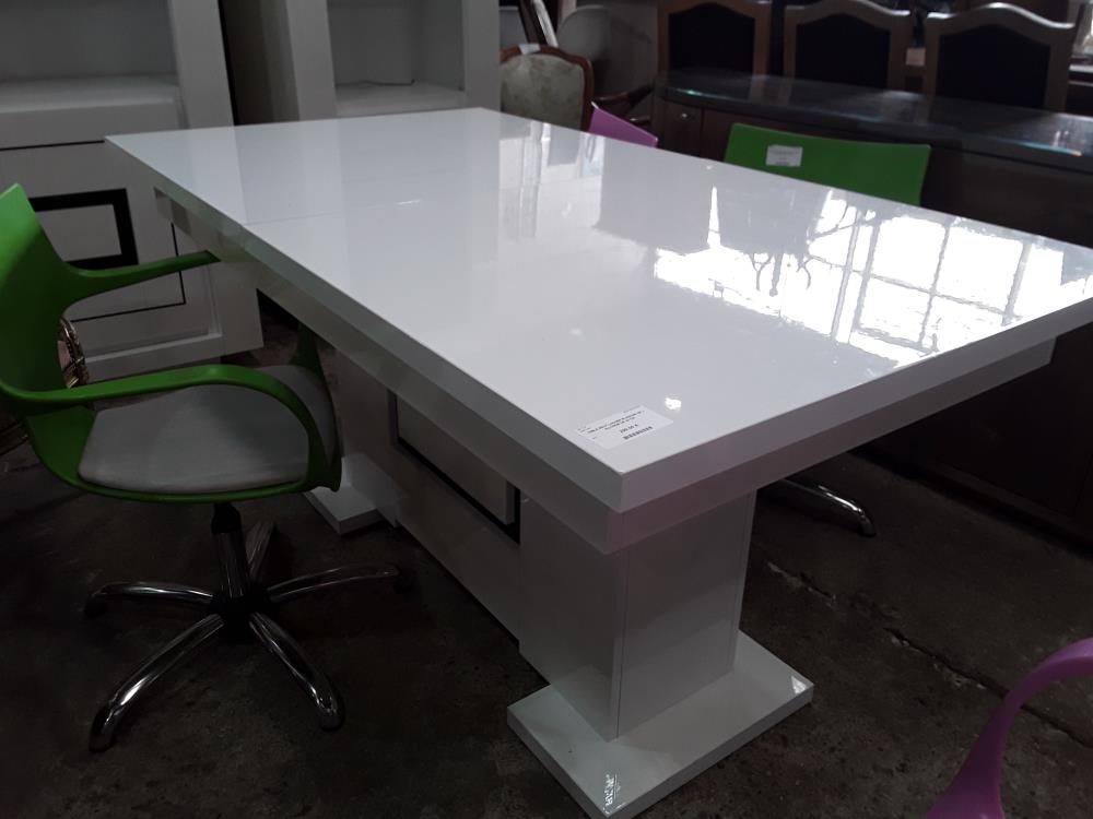 TABLE RECT LAQUEE BLANCHE 2M + ALLONGE DE 40 CM