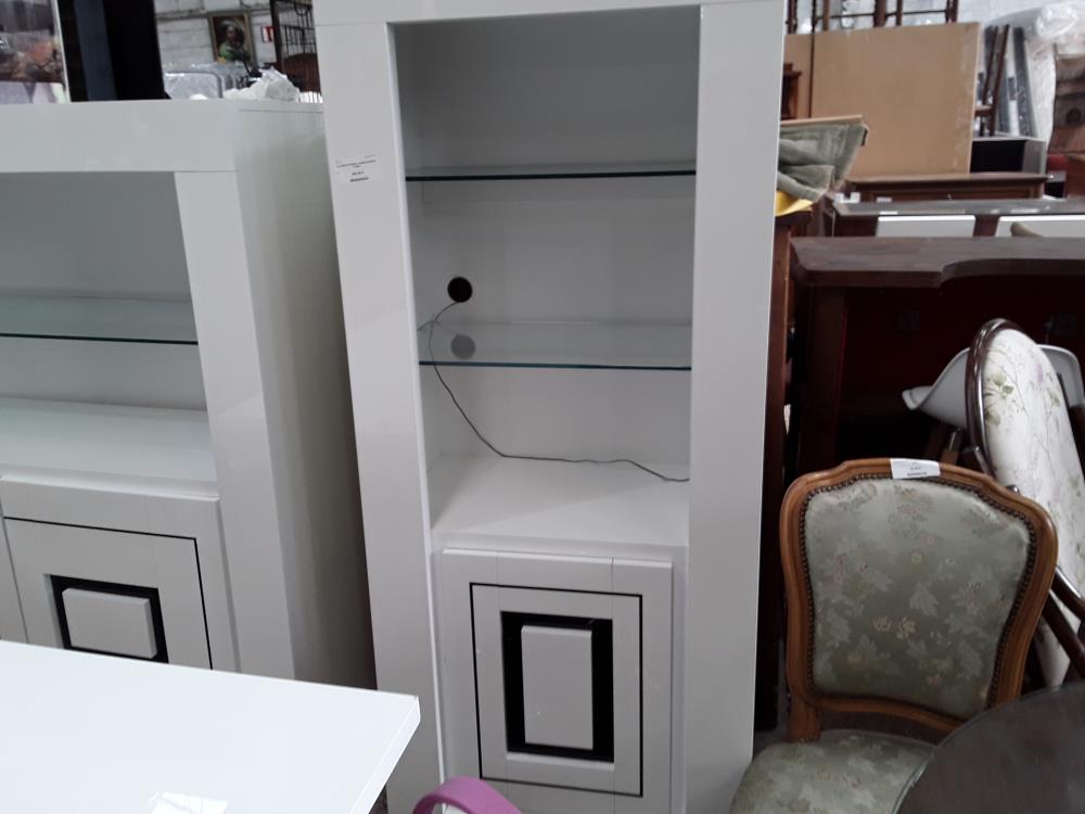COLONNE ETAGERE LAQUEE BLANCHE 1P BAS