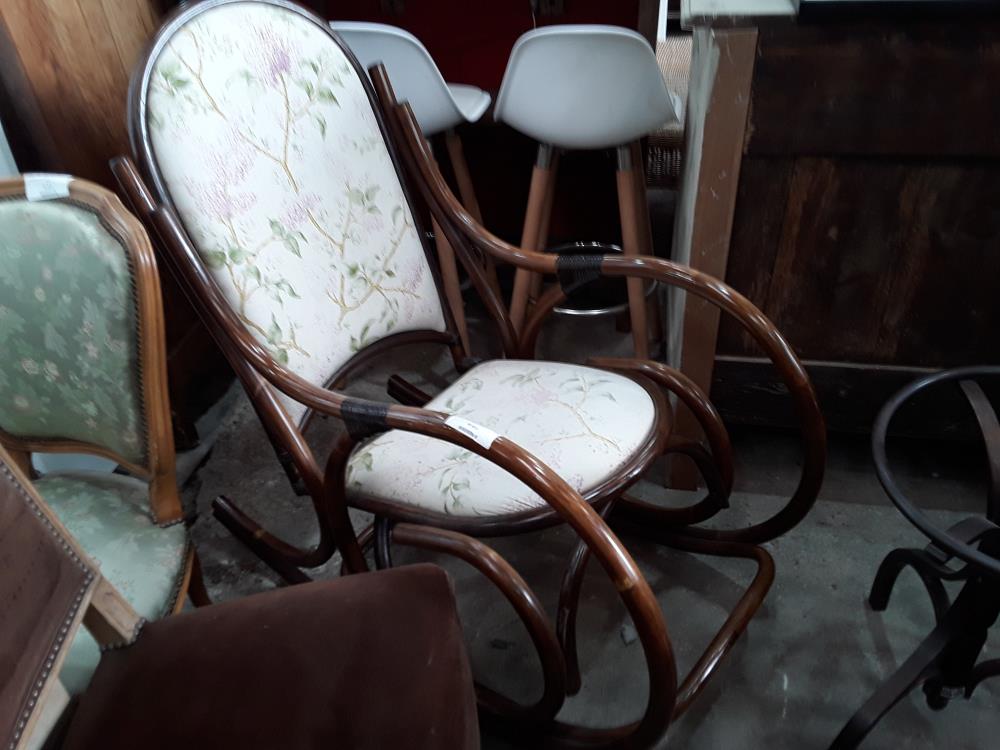 ROCKING CHAIR BAMBOU ET TISSU DECOR LILAS