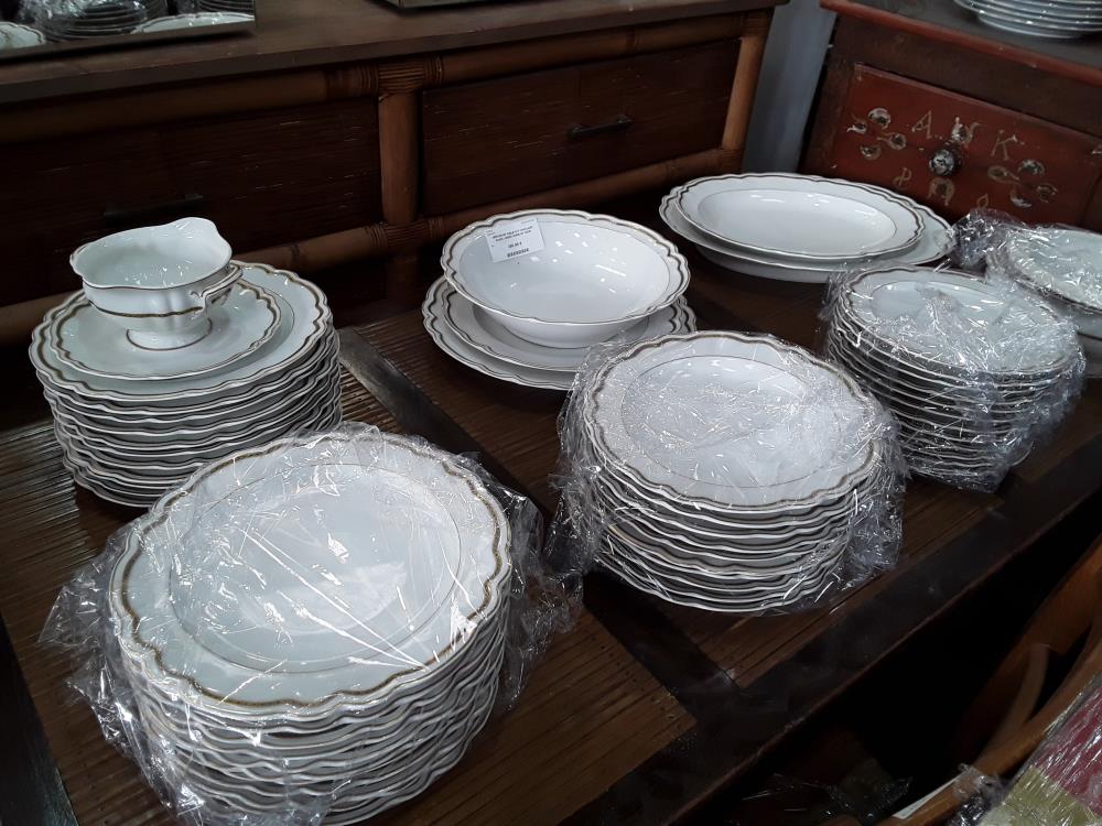 SERVICE DE TABLE 51P HAVILAND BLANC LISERE DORE ET NOIR