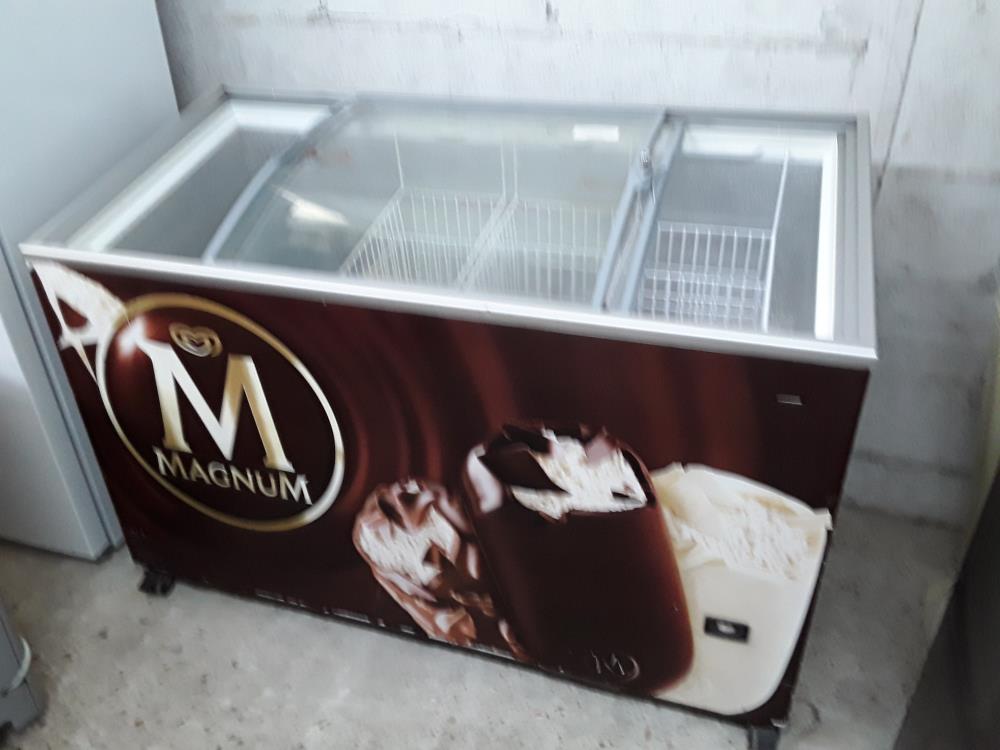 CONGELATEUR A GLACES GM MAGNUM MARRON COUVERCLE BOMBE COULISSANT