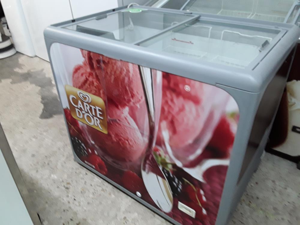 CONGELATEUR A GLACES RECT PM ROUGE COUVERCLE PLAT COULISSANT