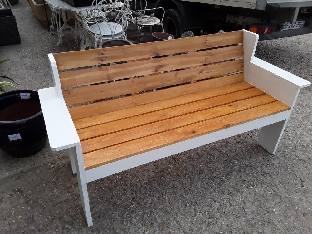 BANC EXTERIEUR MONTANTS LAQUES BLANCS ASSISE NATURELLE 164CM