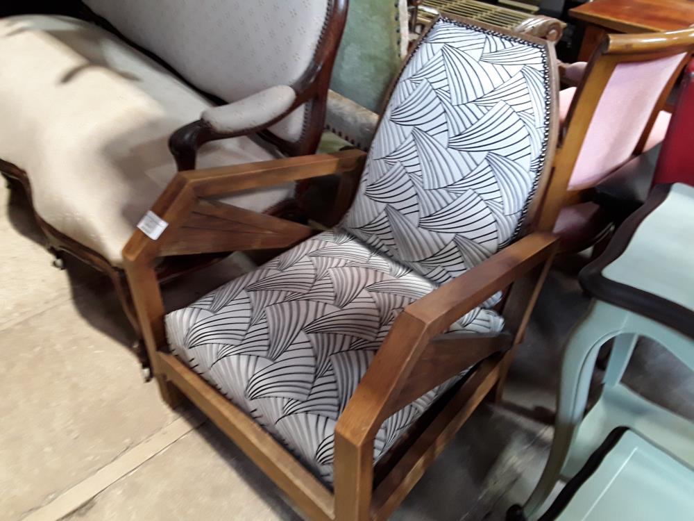FAUTEUIL ART DECO TISSU BLANC ET NOIR