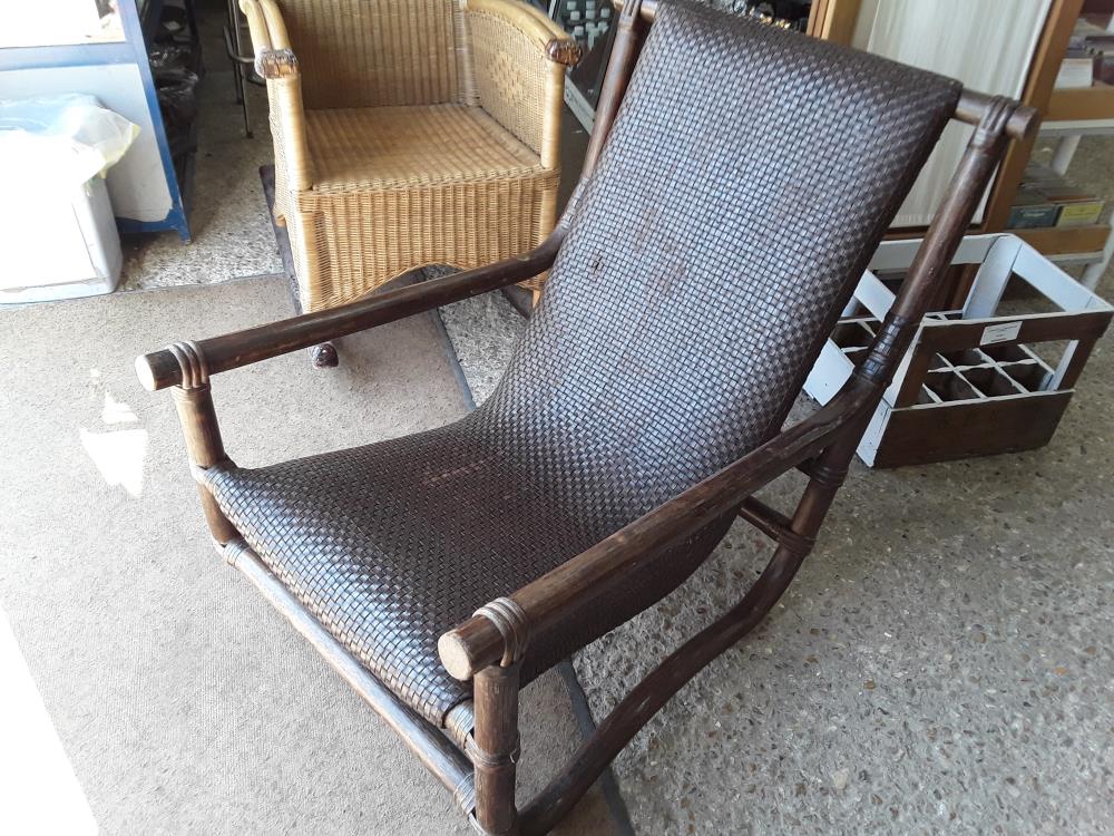 FAUTEUIL BAMBOU FONCE CUIR ENTRELACES AVEC PETITS ACROC